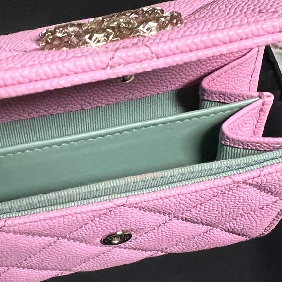 SOLD❌CHANEL 23P XL Flap Card Holder - Picture 14 of 14